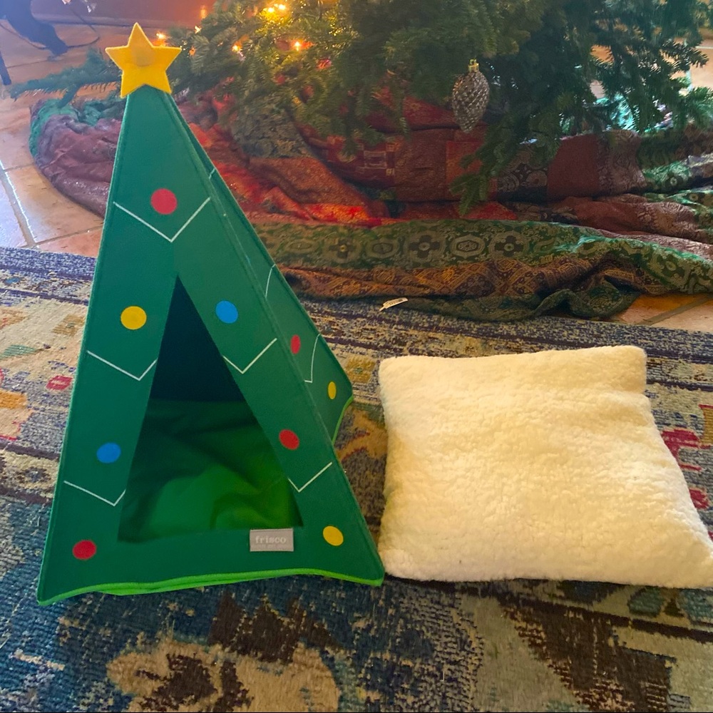 Cat Dog Puppy Christmas Tree Bed Tepee Cave